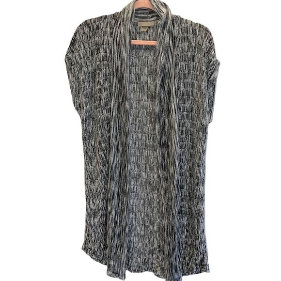 Open front lightweight sweater vest  Size Medium - Picture 1 of 9